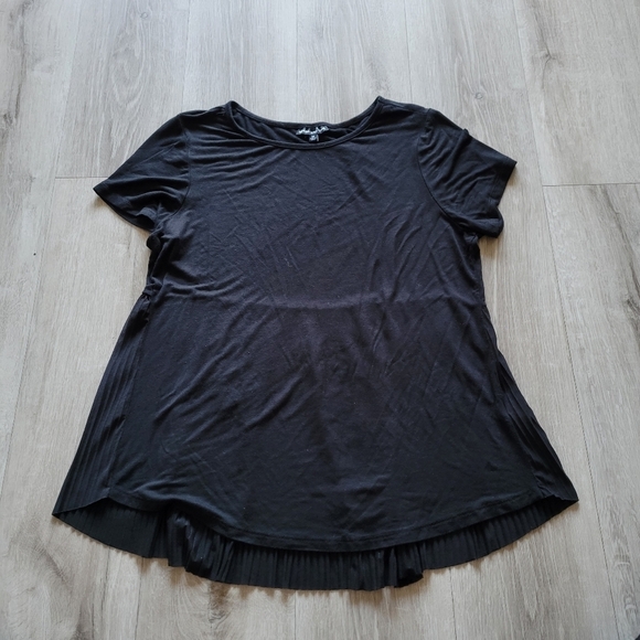 Alison Andrews Tops - Women's M Alison Andrews Black Accordion Pleat Babydoll Top